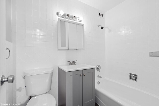 Building Photo - 4800 S Chicago Beach Dr