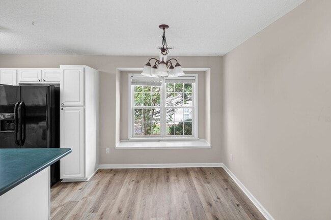 Building Photo - 375 Glensprings Dr