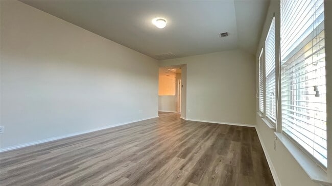 Building Photo - 1510 Alamandine Ave
