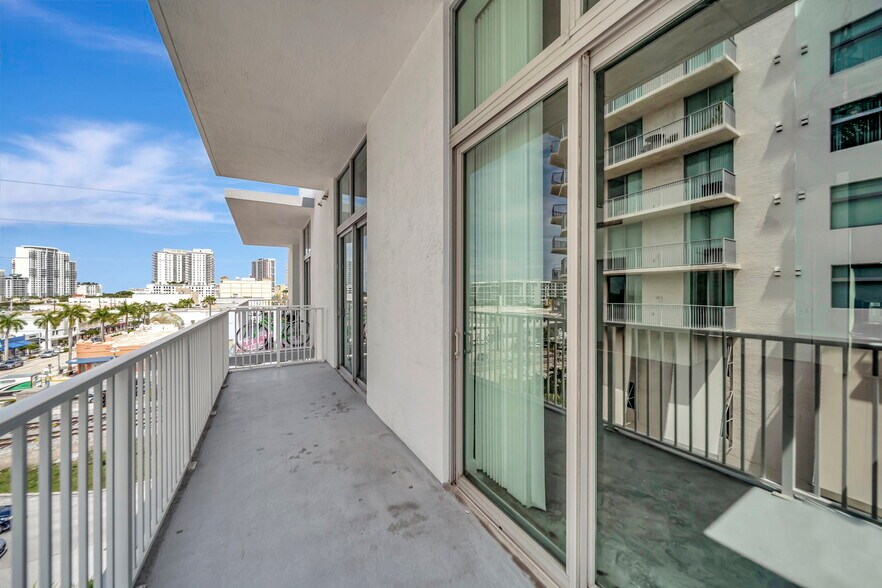 Building Photo - 2100 Van Buren St