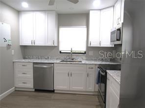 Building Photo - 376 Oak Hill Dr