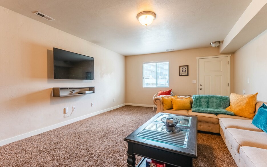 Building Photo - 14414 S Ferndale Way