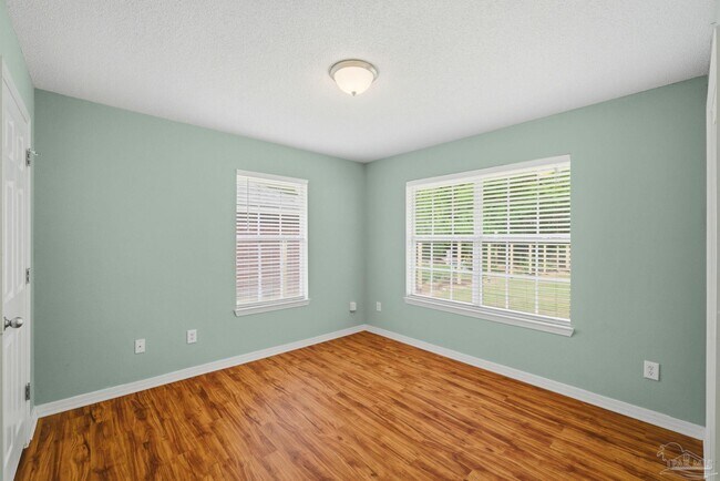 Building Photo - 4712 Thousand Oaks Blvd