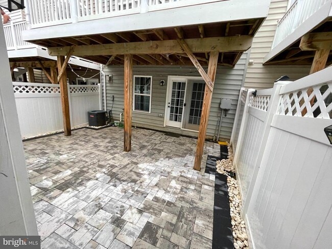Building Photo - 22421 Sweetspire Dr