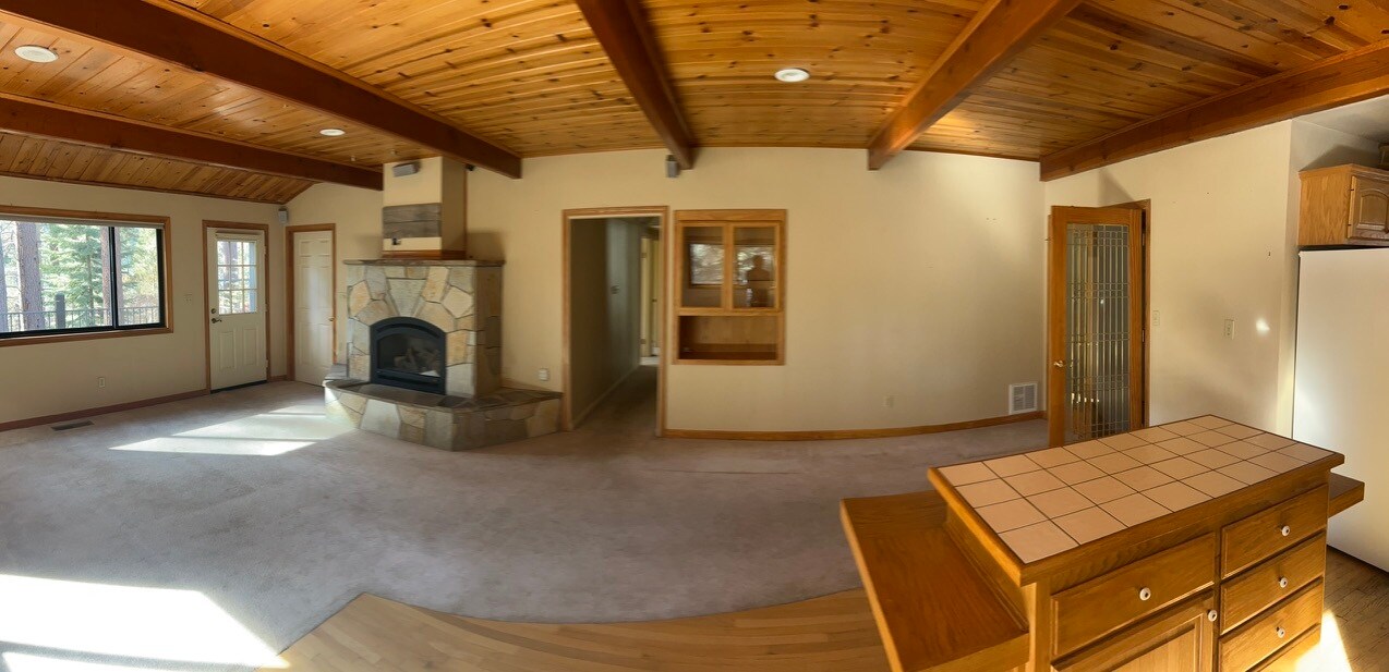 Building Photo - 13765 Mogul Way