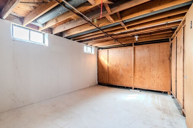 Building Photo - Move-In Ready Fox Hills Condo with In-Unit Laundry & Assigned Carport