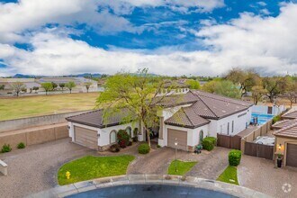 Building Photo - Beautiful 6-bedroom basement home