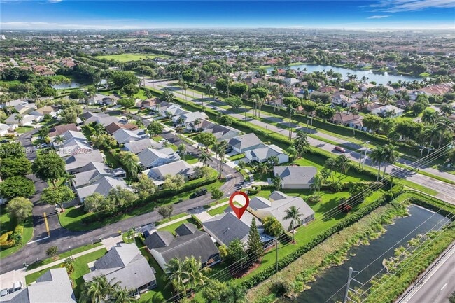 Building Photo - 2730 SE 7th Pl