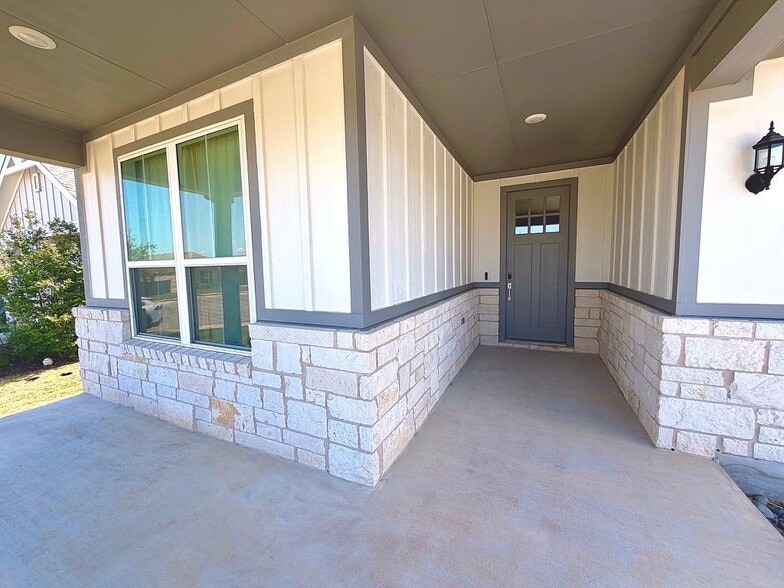 Building Photo - 125 Slenderleaf Dr