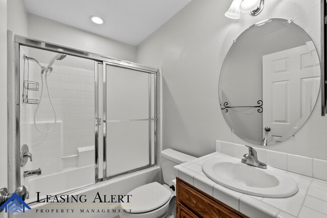 Building Photo - 26914 Rainbow Glen Dr