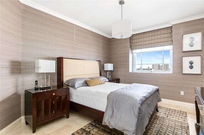 Building Photo - 17875 Collins Ave