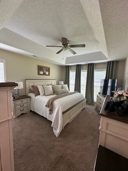 Building Photo - 1424 Hilton Way