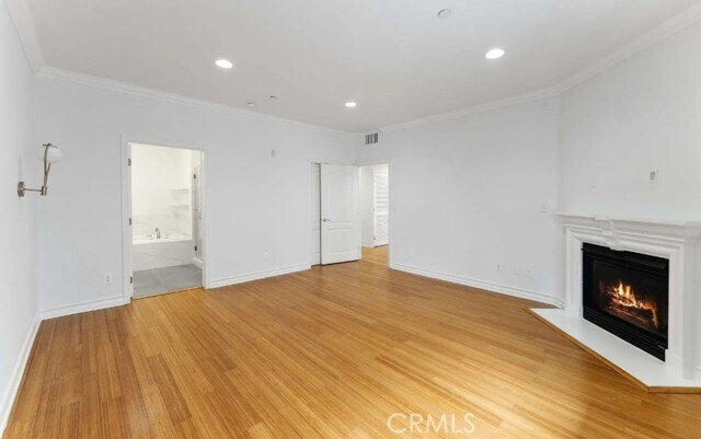 Building Photo - 118 S Clark Dr