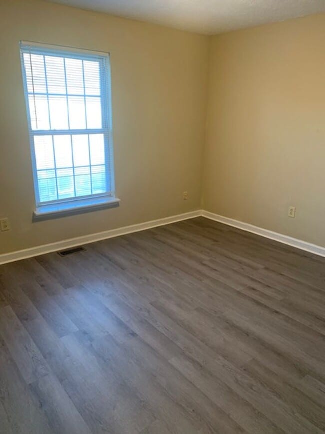 Building Photo - 112 Floyd Ct