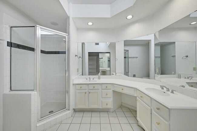 Building Photo - 1000 Liberty Park Dr