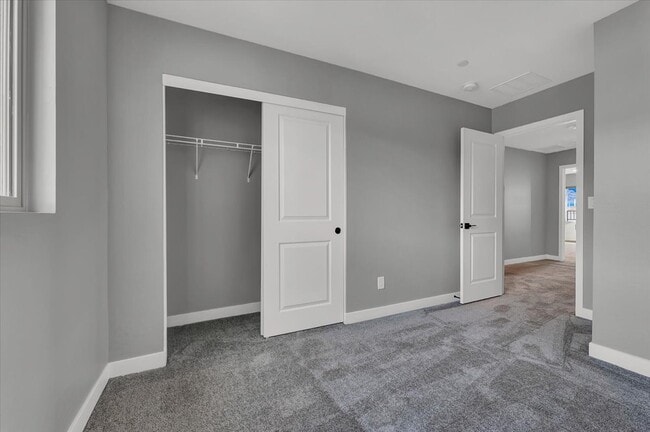 Building Photo - 514 Fairview Hills St