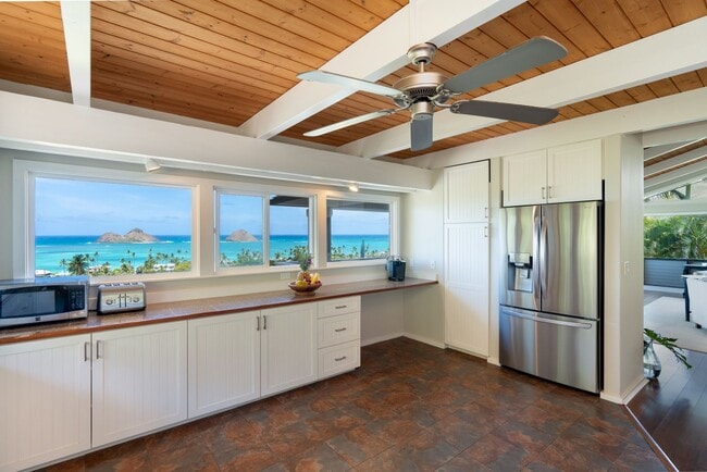 Building Photo - Enjoy Cool Breezes And Dazzling Views Of The Ocean Below At This Private, 4 Bedroom, 3.5 Bath Lan...