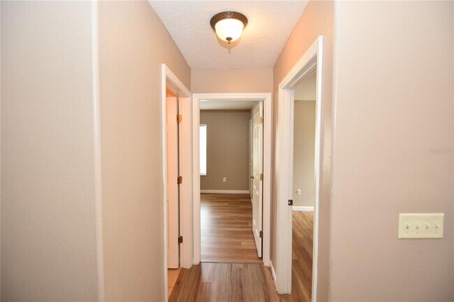 Building Photo - 7 Ryarbor Dr