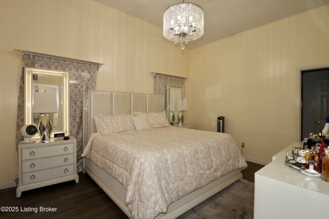 Building Photo - 9509 Hunters Trail Ct