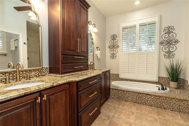 Building Photo - 3829 Spruce Pine Dr