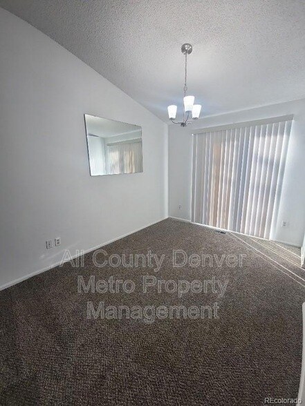 Building Photo - 12151 Bellaire Pl