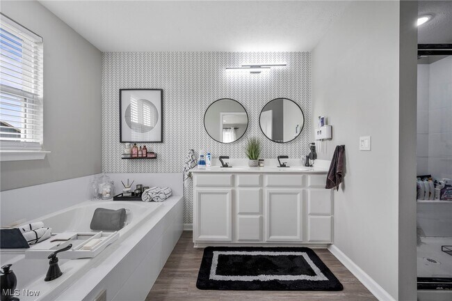 Building Photo - 9256 Preserve Way