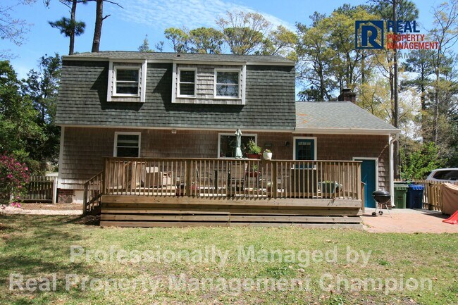 Building Photo - Immaculate 5 BD/3 BD Home w/Park Like Setting Near Cape Fear Country Club