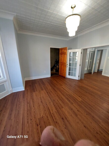Building Photo - 253 Bowers St