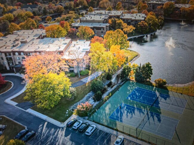 Building Photo - 2150 Valencia Dr