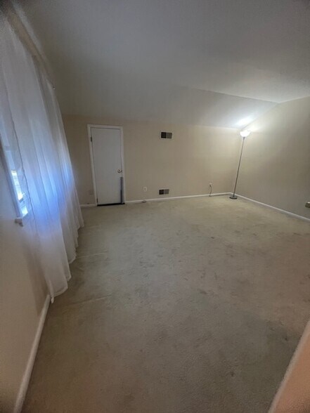Bedroom - 176 Chestnut St
