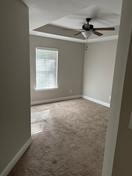 Building Photo - 8712 Chemstrand Rd