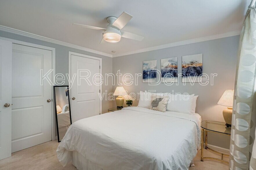 Building Photo - 1327 Steele St