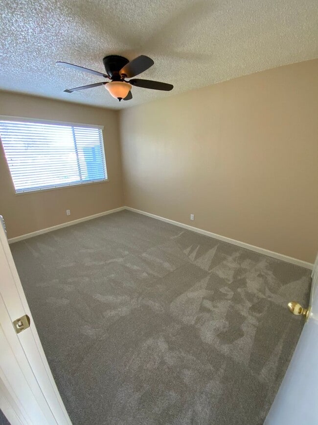Building Photo - Private location!  SkyWest Townhome for rent