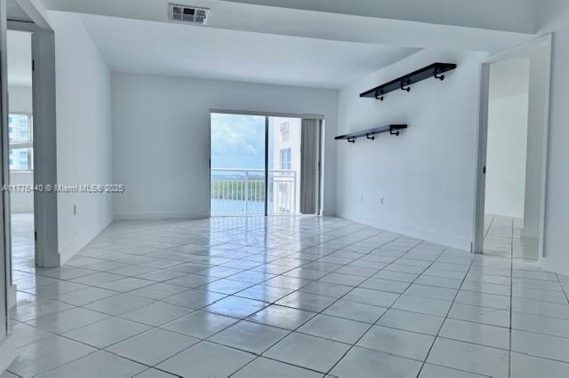 Building Photo - 400 Kings Point Dr