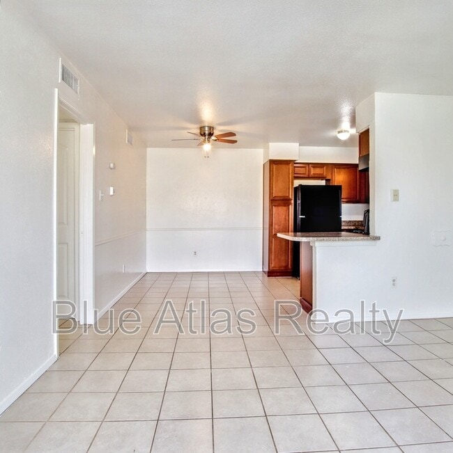 Building Photo - 4816 Wellesley Ave