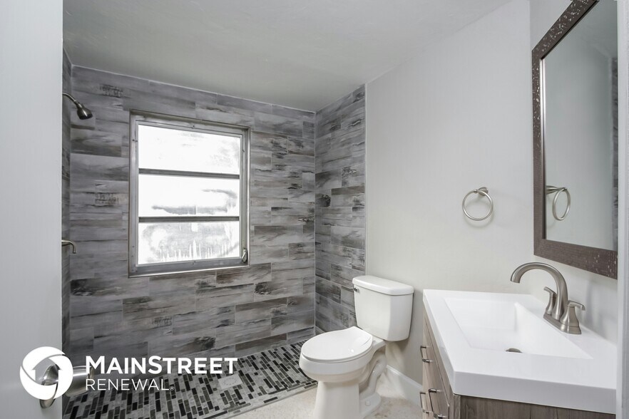 Building Photo - 2175 Gentian Rd