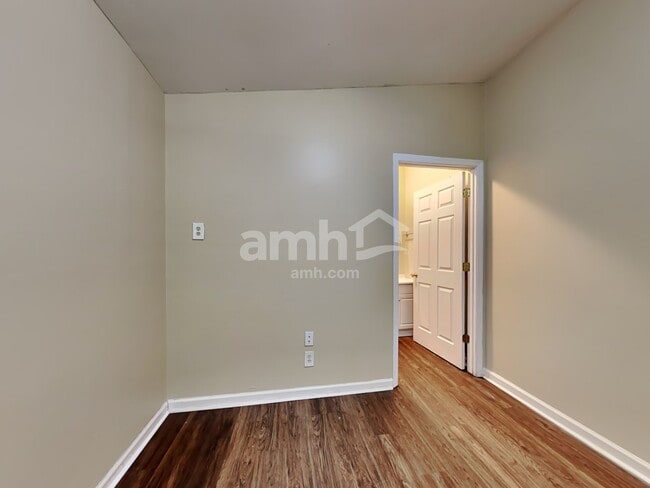 Building Photo - 1520 Arden Court