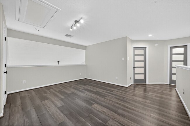 Building Photo - 1003 Alp Springs Ln