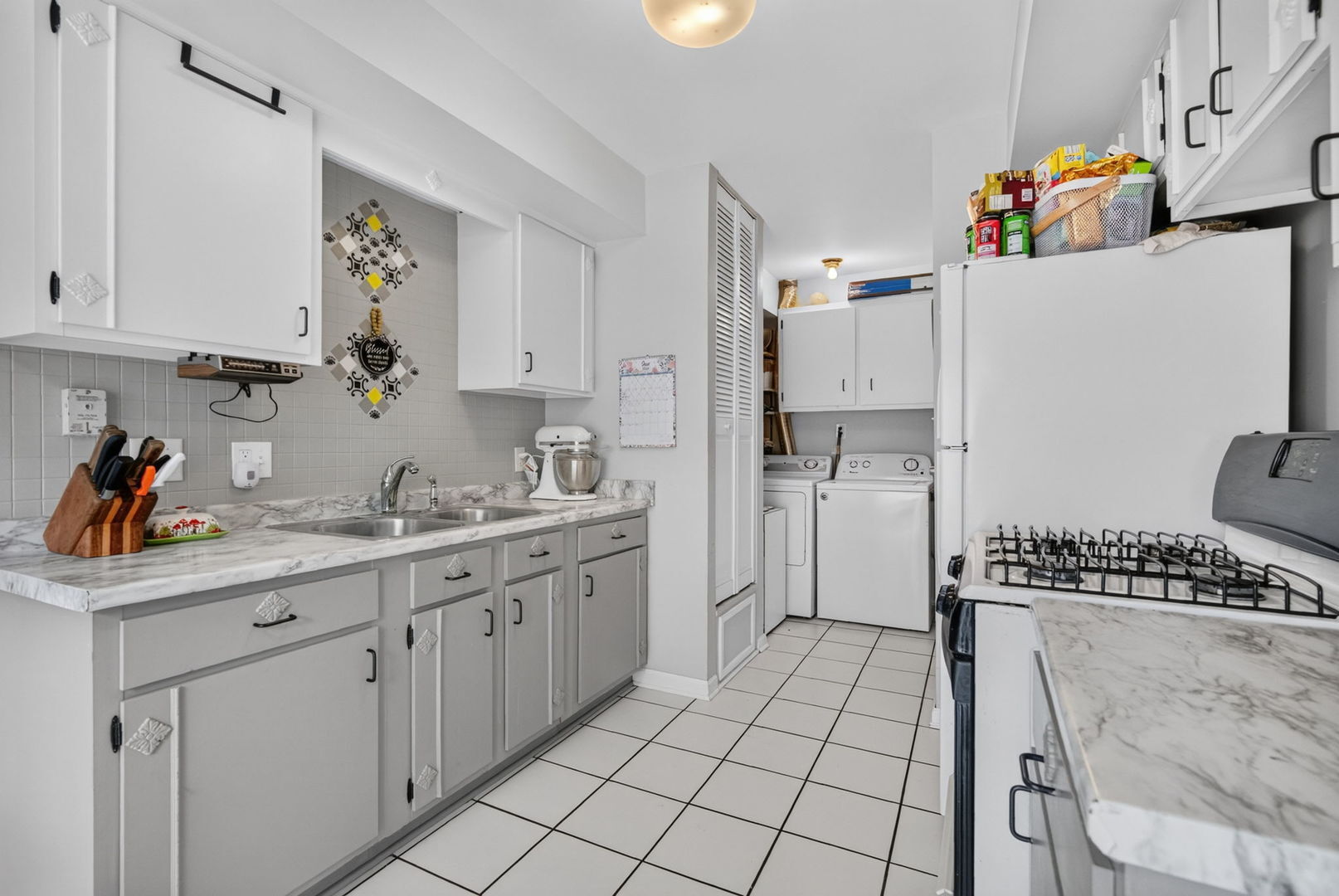 Building Photo - 2303 Aster Dr