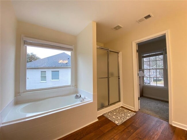 Building Photo - 150 Foe Creek Ct