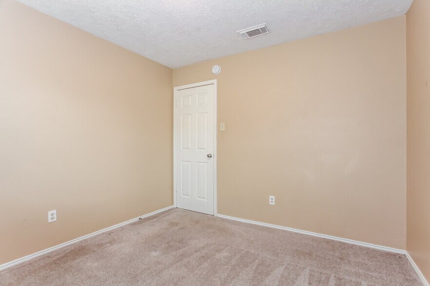 Building Photo - 7406 San Simeon Dr