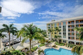 Building Photo - 806 E Windward Way