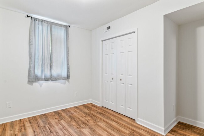 Building Photo - 1313 Giles Rd