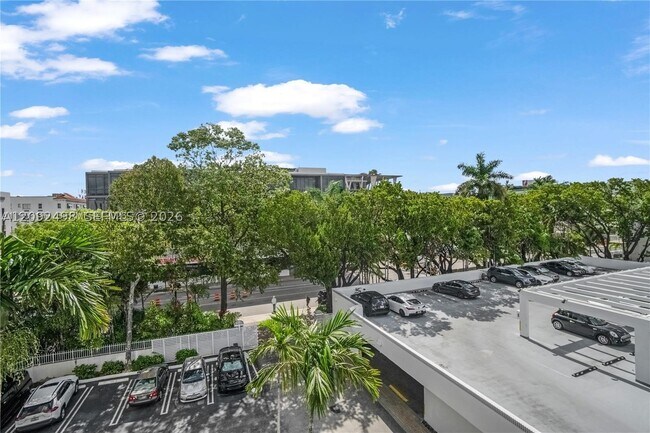 Building Photo - 1688 West Dr