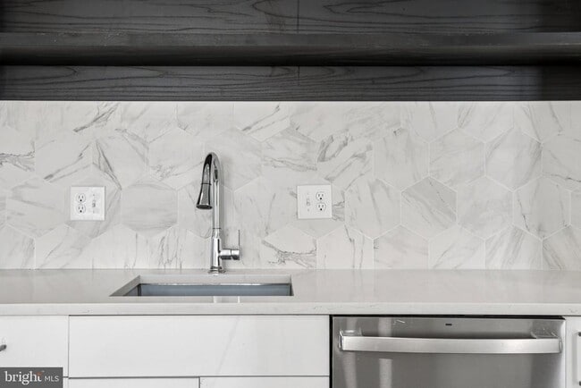 Building Photo - 1201 Vine St