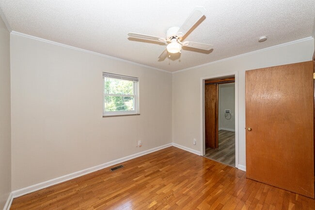 Building Photo - 2900 Troy Ave
