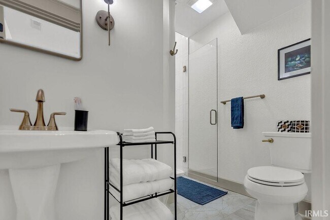 Building Photo - 1122 S Fess Ave