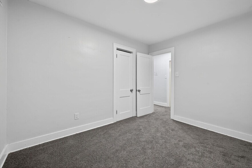 Building Photo - 16189 San Juan Dr