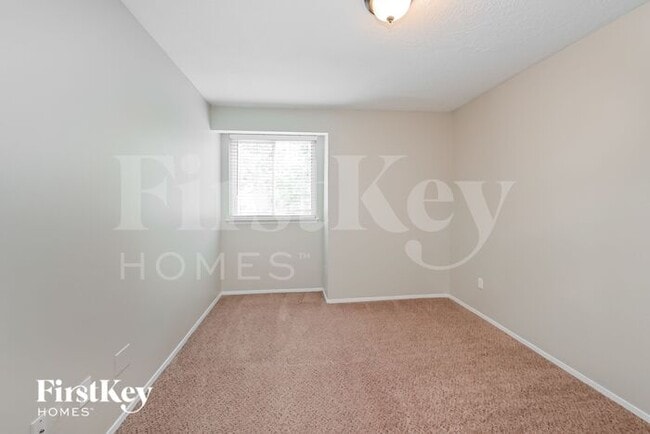 Building Photo - 3223 Lake Stream Dr