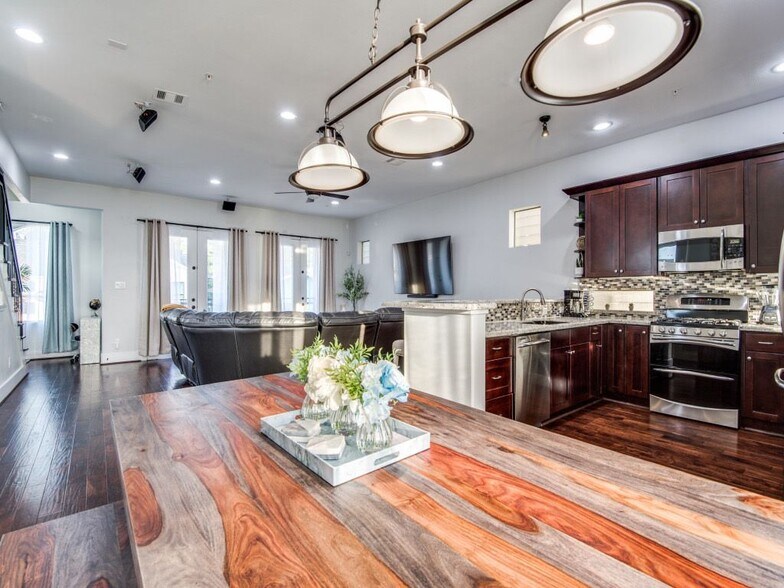 Building Photo - 1509 Holly St